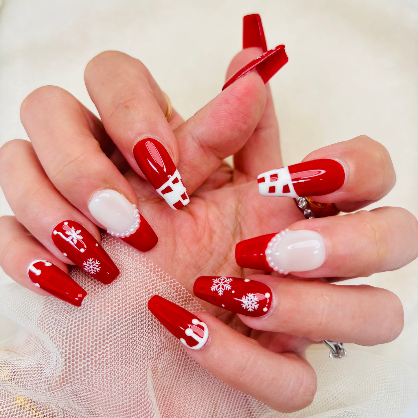 Santa’s Belt Snow Glam